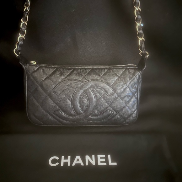 Pre-Owned Authentic Black Caviar Chanel Pochette Excellent Condition! - Picture 3 of 12
